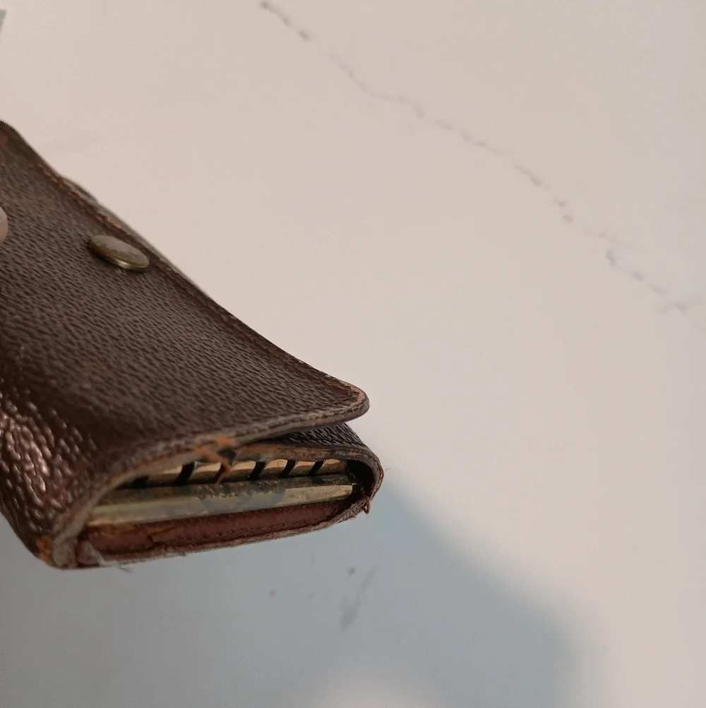 Authentic LOUIS VUITTON Monogram Multicles 6 Key Case
